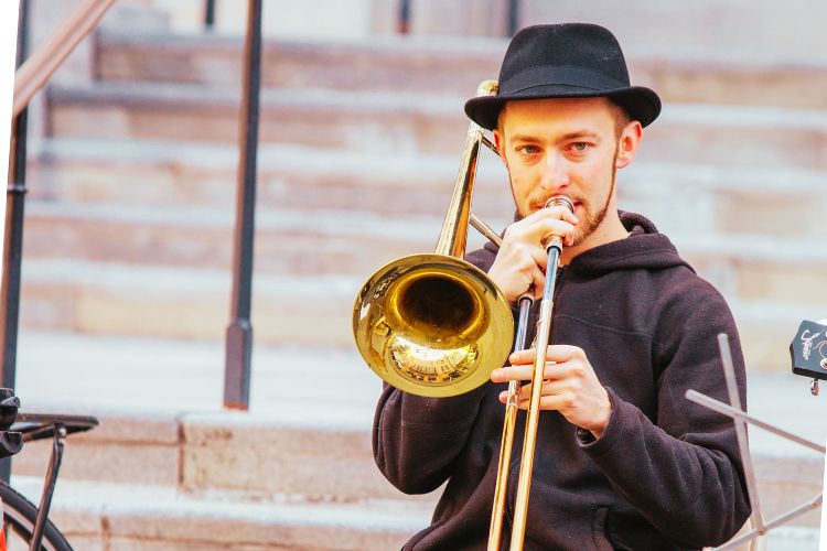 Alexanderplatz street performer