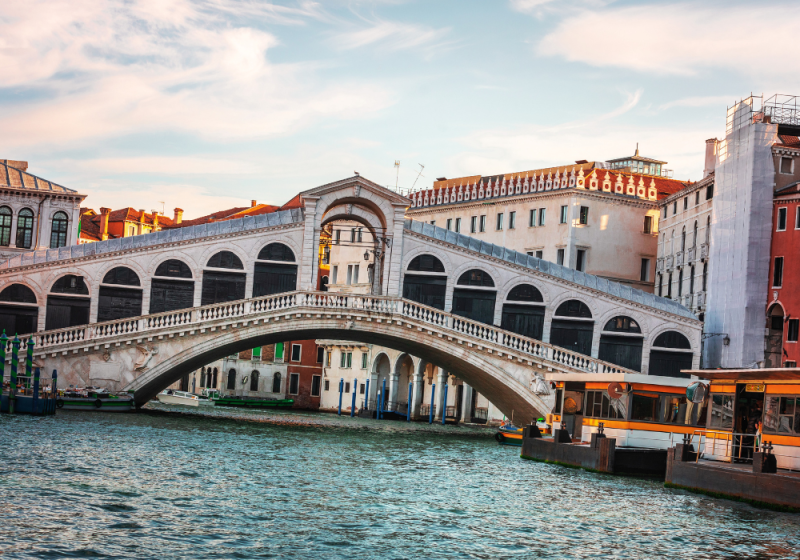 rialto bridge venice