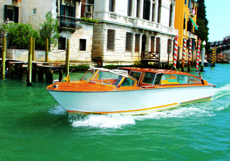 water taxi venice