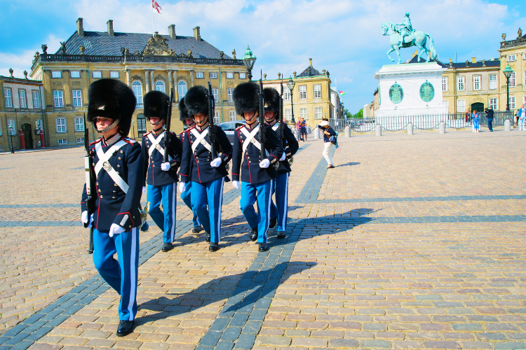 amalienborg palace denmark