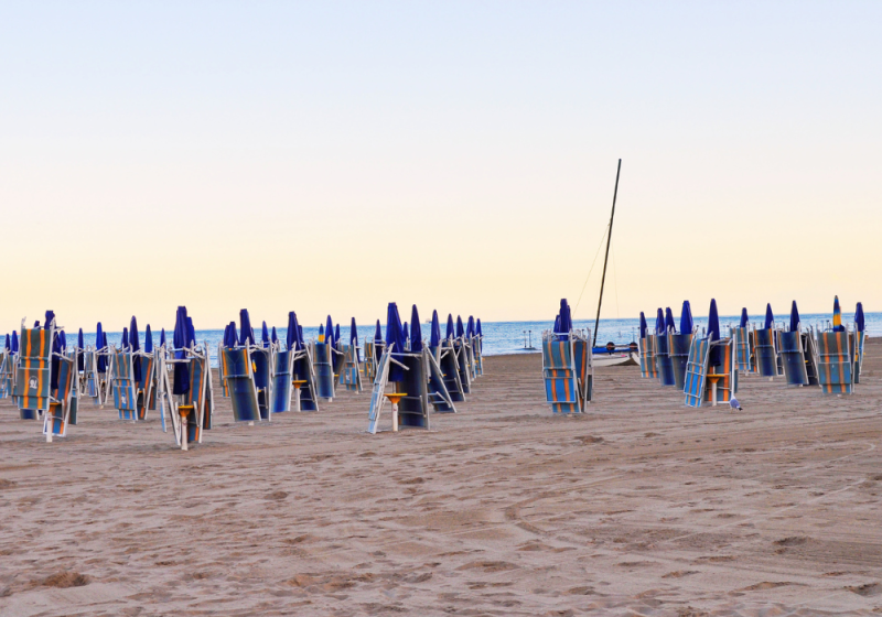 beach day at lido in venice