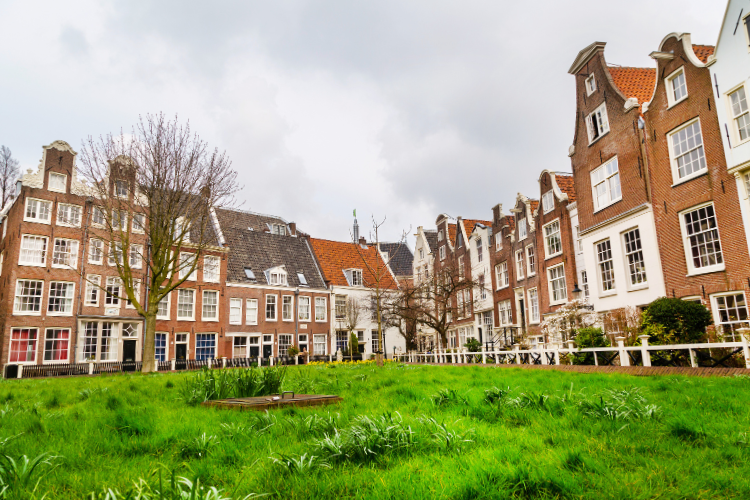 begijnhof secret courtyard amsterdam