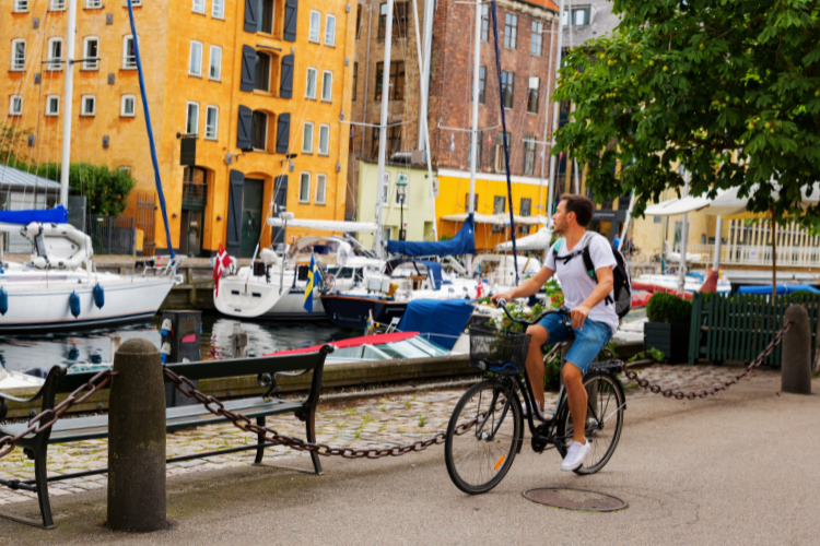 biking in copenhagen