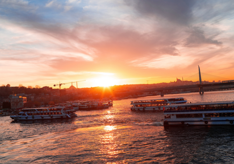 bosphorus sunset yacht cruise in istanbul
