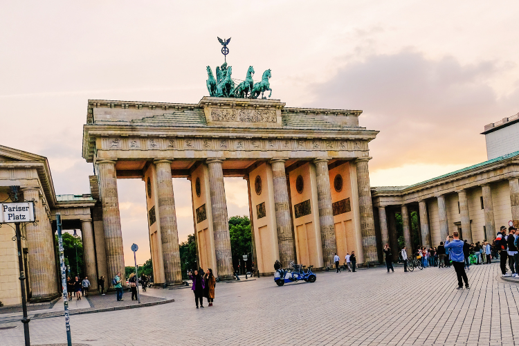 brandenburg gate in berlin