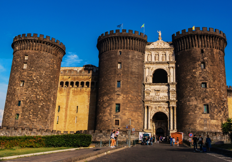 castel nuovo in naples
