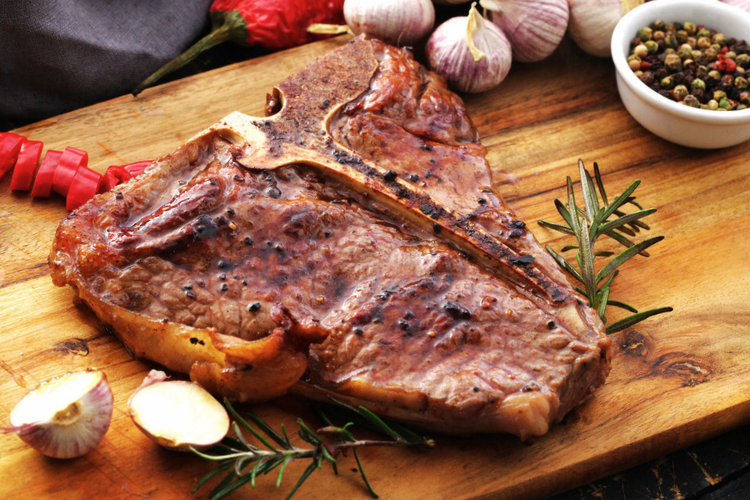 dining on traditional tuscan cuisine