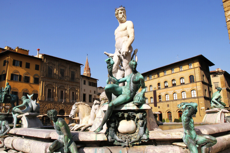 fountain of neptune and public sculptures