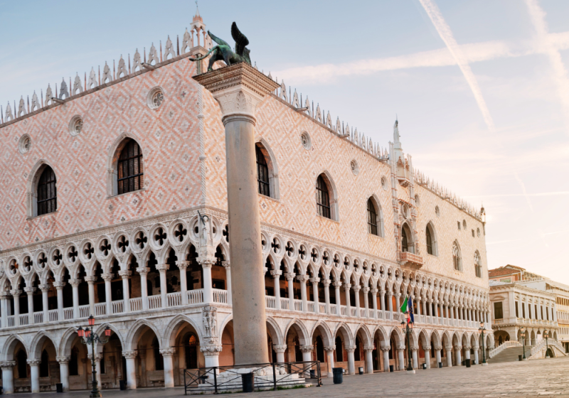 grandeur of doge's palace