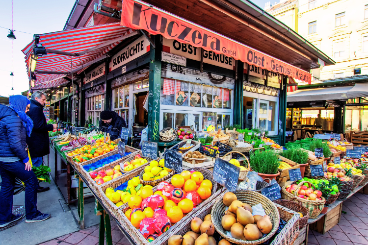 naschmarkt in vienna