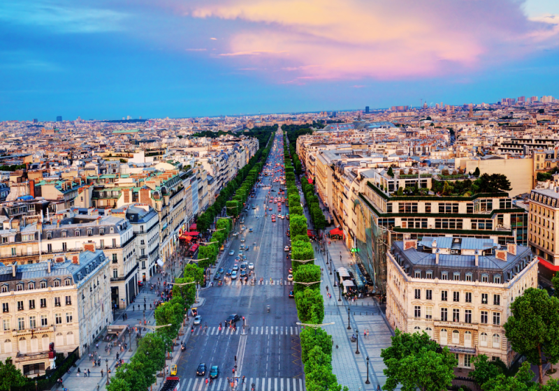 paris avenue montaigne