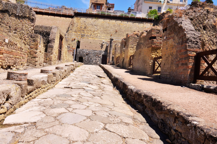 pompeii and herculaneum naples