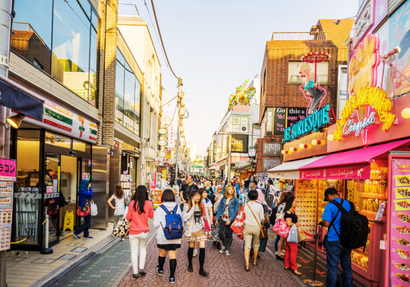 shopping street in tokyo