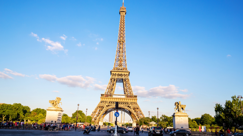 Paris Facebook Team Building Paris: Explore Effective Strategies and Activities - CityTrip