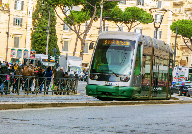 tram transportation in rome