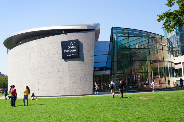 van gogh museum in amsterdam