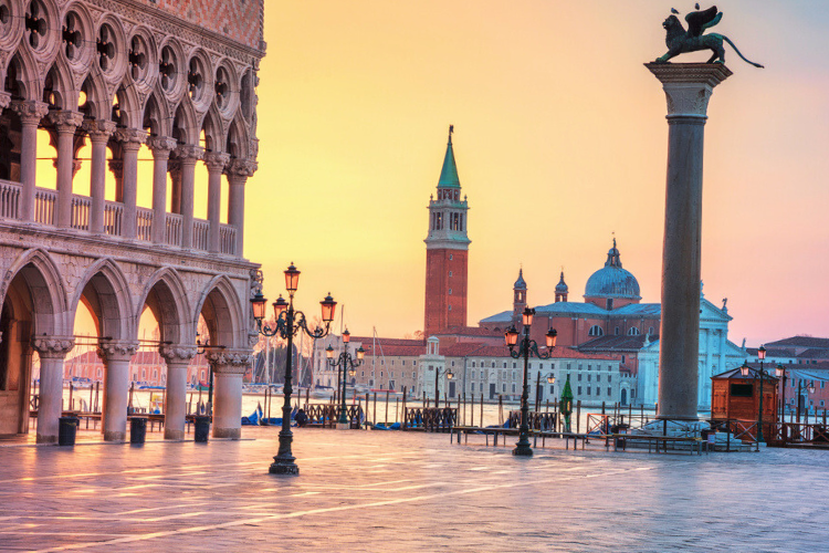 discover the free things to do in venice