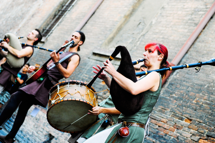 iconic street performances